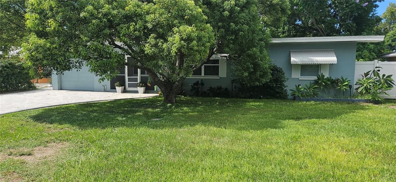 10709 115th Ave, Seminole, FL 33778