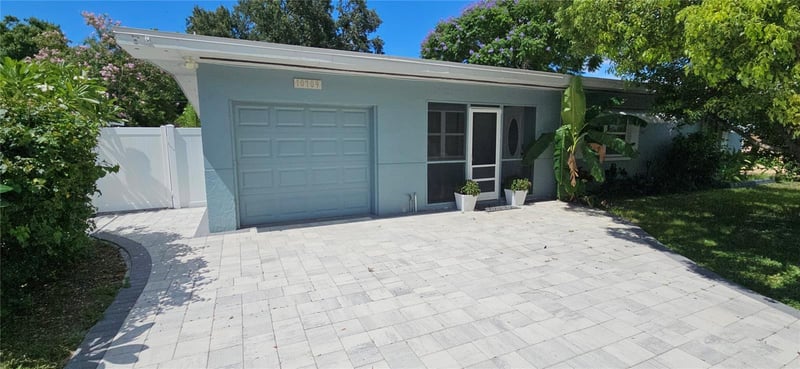 10709 115th Ave, Seminole, FL 33778