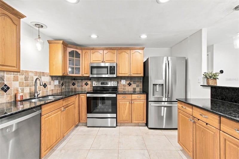 8467 77th Ave, Seminole, FL 33777