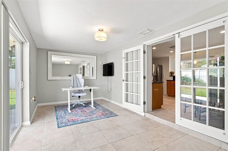 8467 77th Ave, Seminole, FL 33777