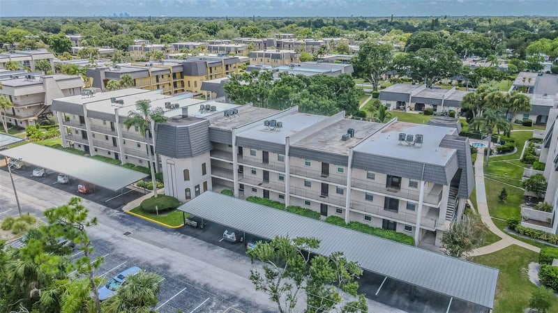 8765 Bardmoor Blvd #304, Seminole, FL 33777
