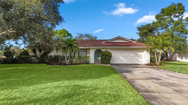 433 Whitfield Ave, Sarasota, FL 34243