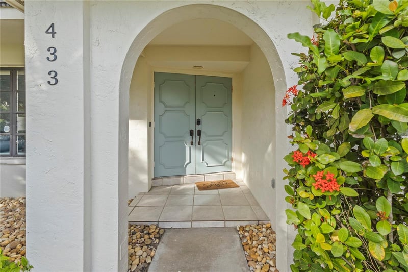 433 Whitfield Ave, Sarasota, FL 34243
