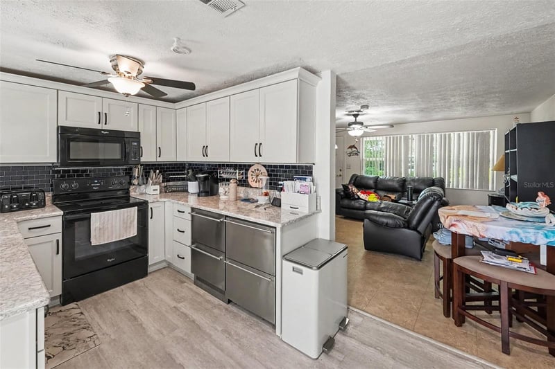 5854 93rd Ave N, Pinellas Park, FL 33782