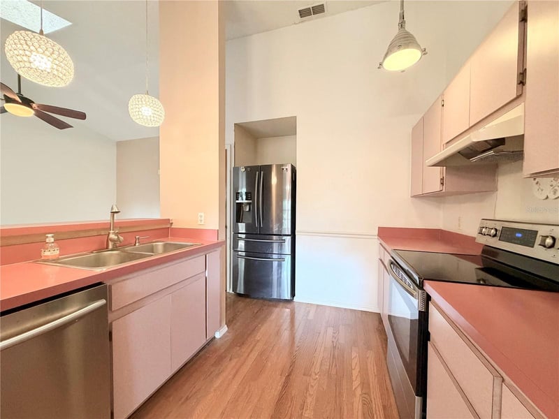 8012 Lansing Dr, New Port Richey, FL 34654
