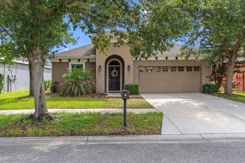 15913 Oakleaf Run Dr, Lithia, FL 33547