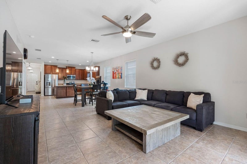 15913 Oakleaf Run Dr, Lithia, FL 33547