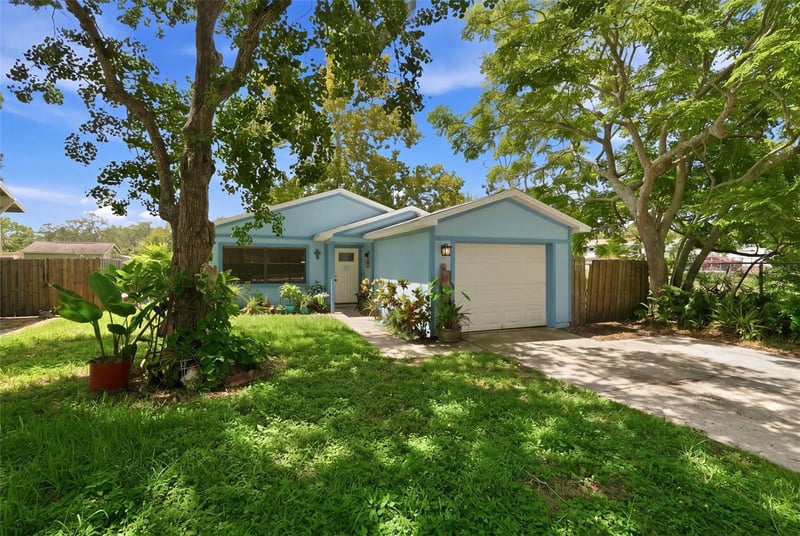 1304 E Boyer St, Tarpon Springs, FL 34689