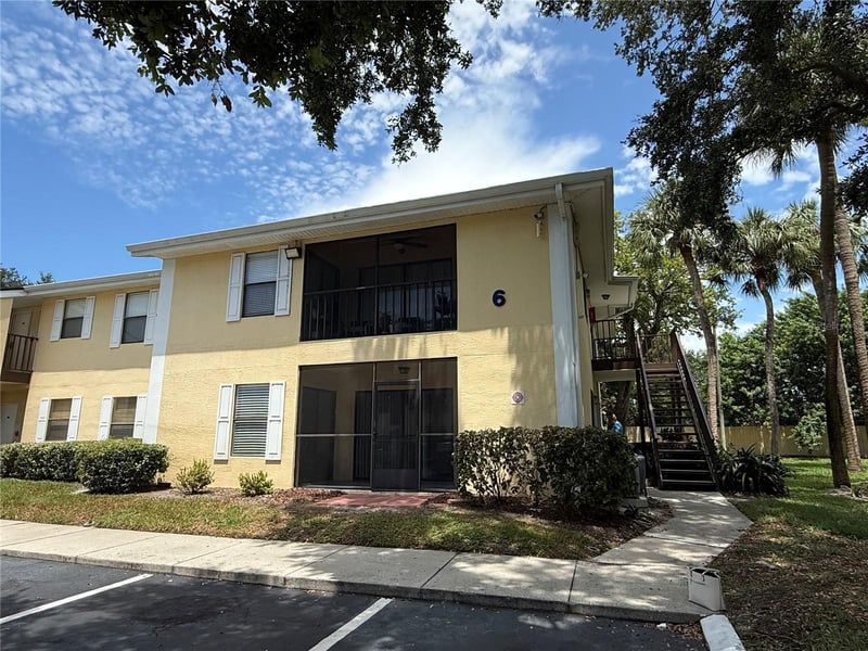 3001 58th Ave S #613, St Petersburg, FL 33712