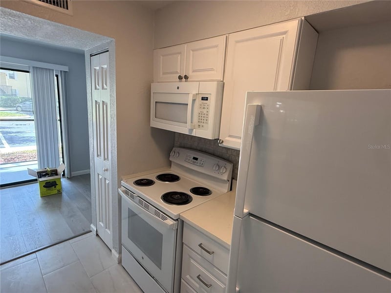 3001 58th Ave S #613, St Petersburg, FL 33712