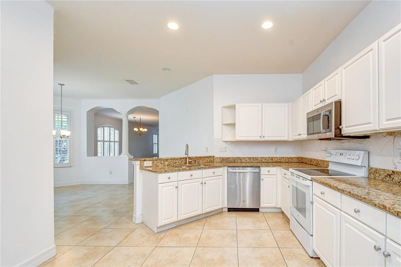 6026 Sandhill Ridge Dr, Lithia, FL 33547