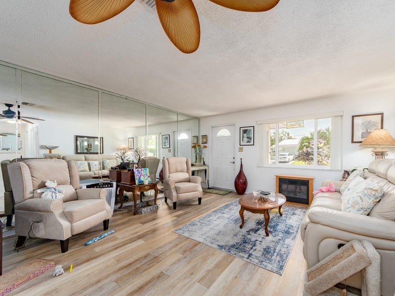 14104 89th Ave, Seminole, FL 33776
