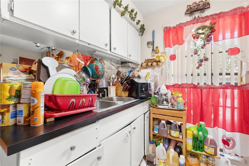 4200 37th St S, St Petersburg, FL 33711