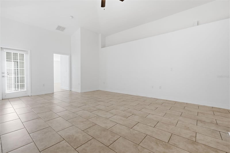 14310 Edinburgh Moor Dr, Wimauma, FL 33598