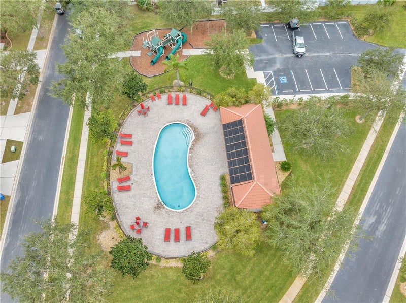 402 Halifax Bay Ct, Apollo Beach, FL 33572