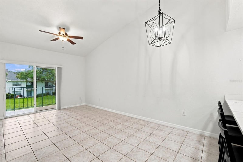 5005 Bordeaux Village Pl #202, Tampa, FL 33617