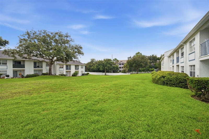 5005 Bordeaux Village Pl #202, Tampa, FL 33617