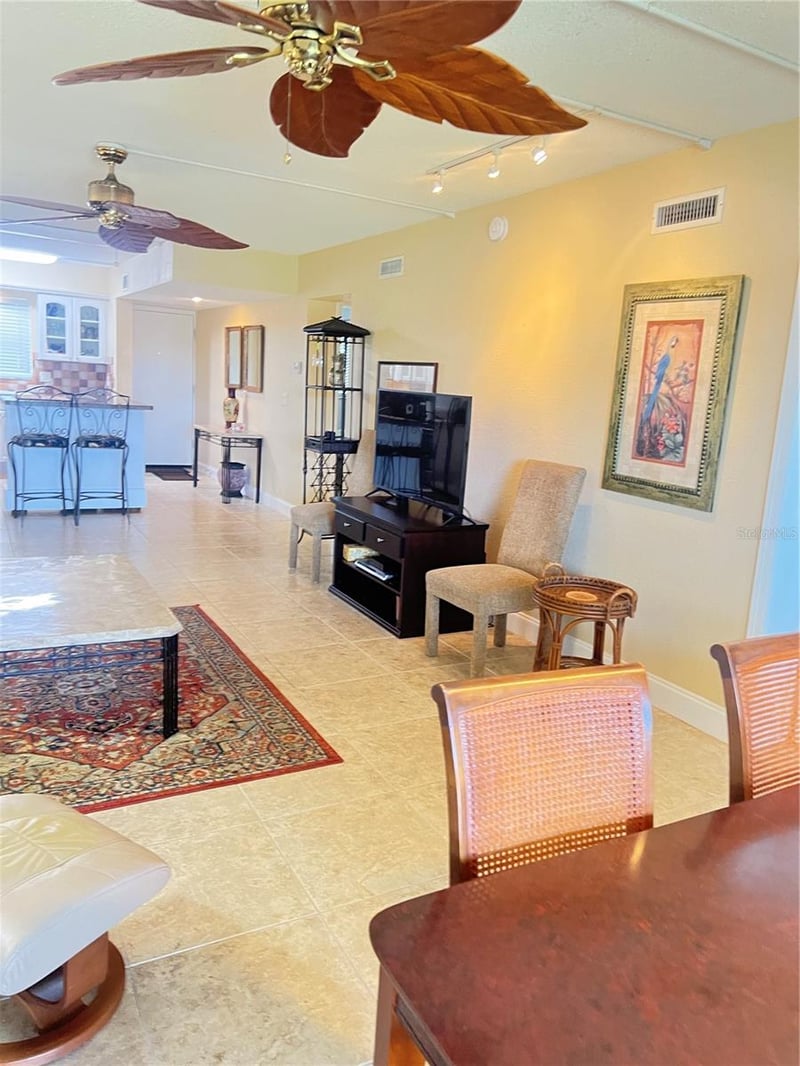 3789 46th Ave S #202, St Petersburg, FL 33711
