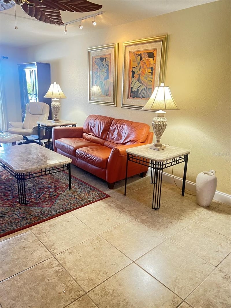 3789 46th Ave S #202, St Petersburg, FL 33711