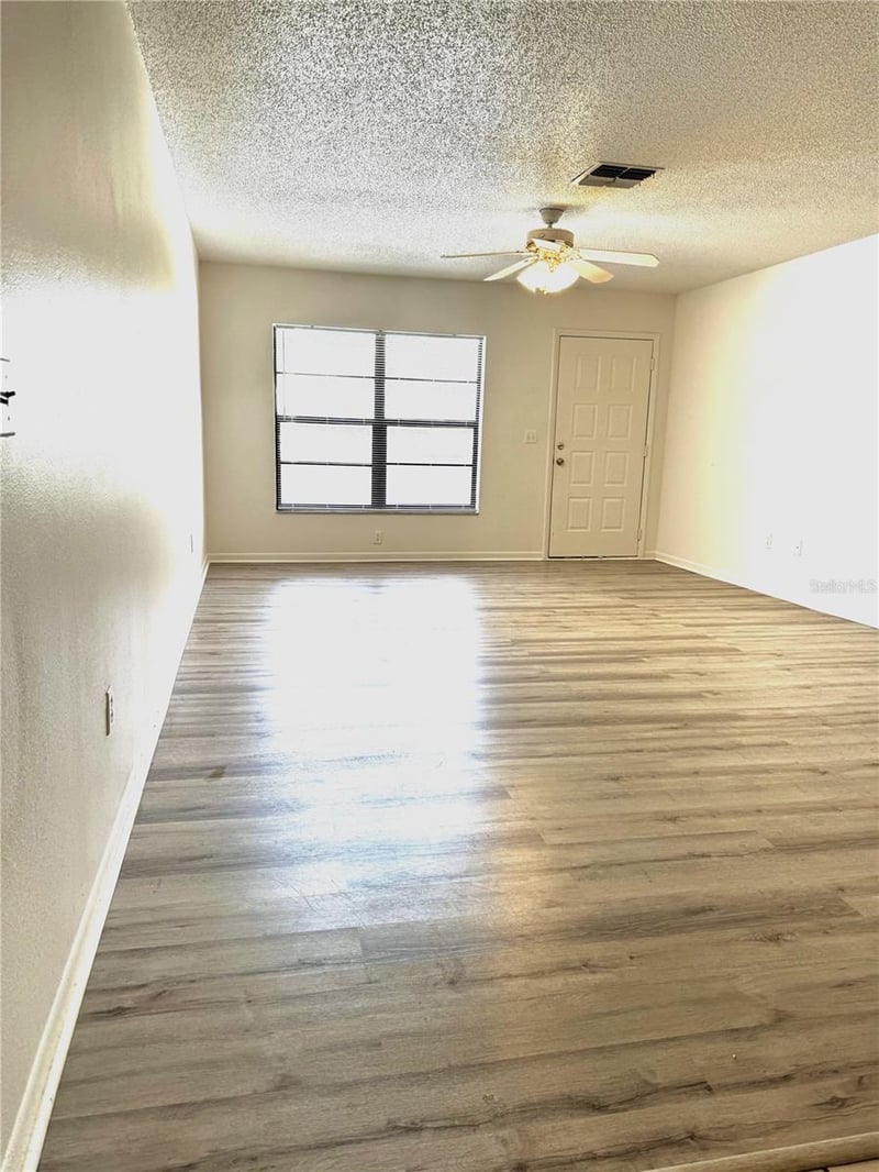 13608 S Village Dr #8203, Tampa, FL 33618
