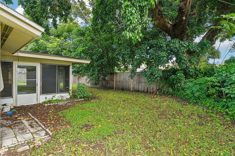 1824 Nursery Rd, Clearwater, FL 33764