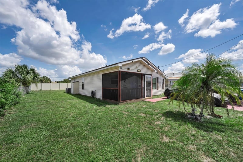 7526 Carolton Cir, Tampa, FL 33619