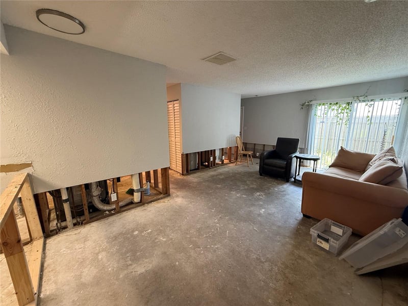 8649 Lake Isle Dr #182, Temple Terrace, FL 33637