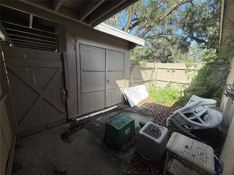 8649 Lake Isle Dr #182, Temple Terrace, FL 33637