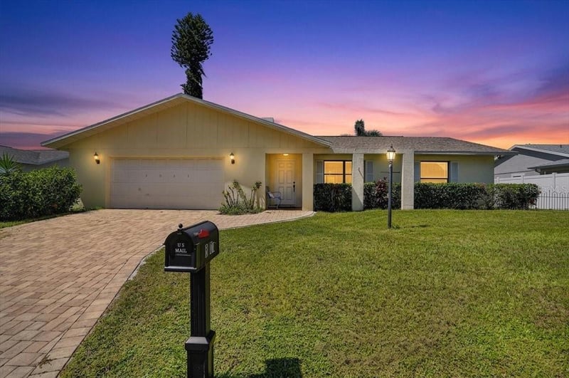 5031 Brandeis Cir S, Sarasota, FL 34243