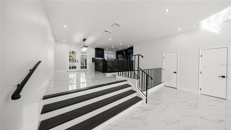 164 E Davis Blvd, Tampa, FL 33606