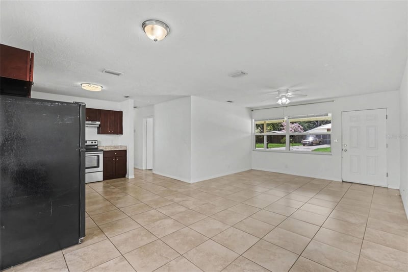 5585 Atlantic Ave N, St Petersburg, FL 33703