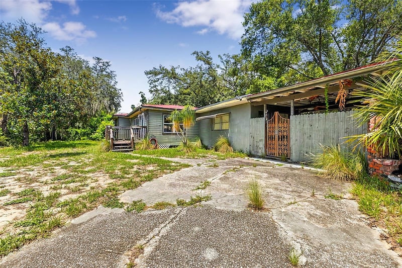 8725 N 26th St, Tampa, FL 33604