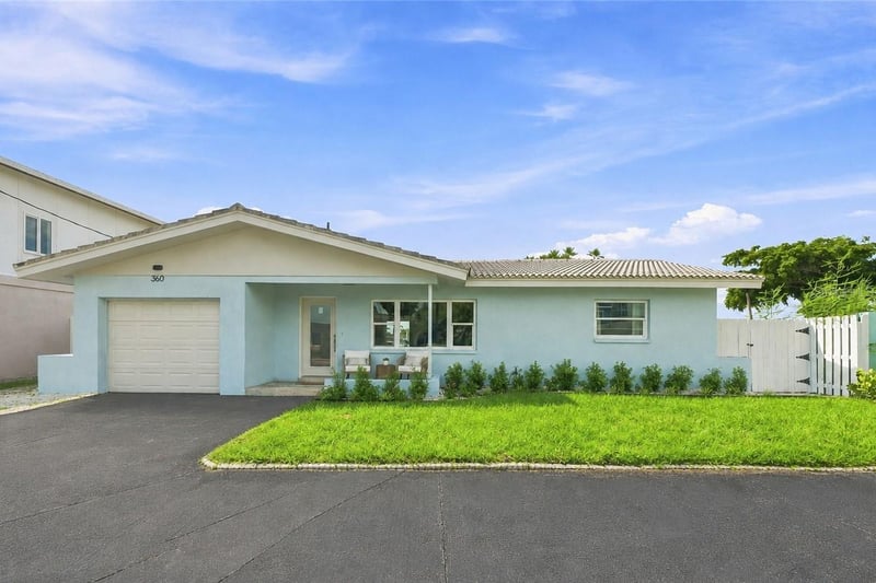 360 145th Ave E, Madeira Beach, FL 33708