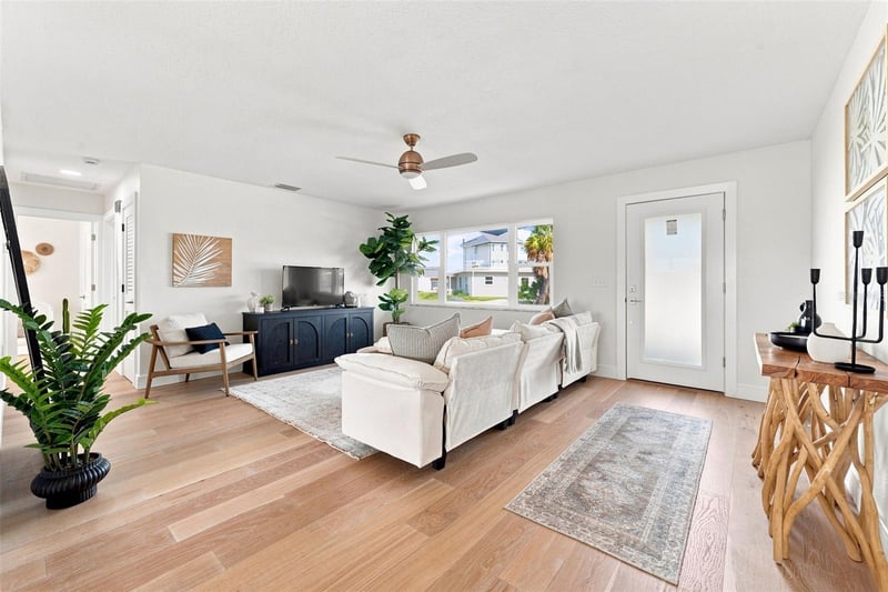360 145th Ave E, Madeira Beach, FL 33708