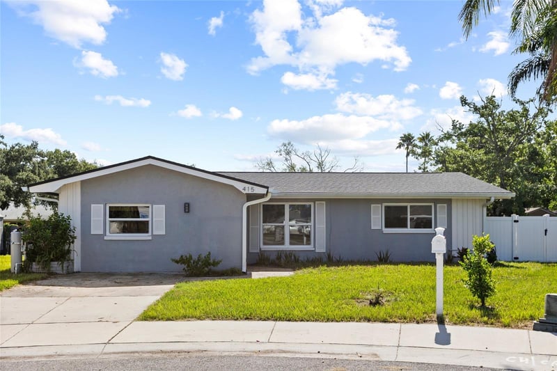 415 Maplewood Cir, Oldsmar, FL 34677