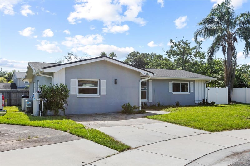 415 Maplewood Cir, Oldsmar, FL 34677