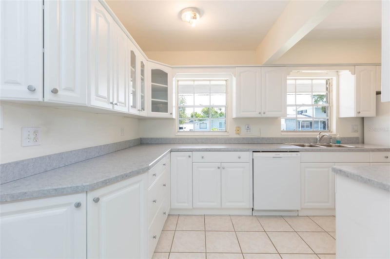 4524 Picadilly St, Tampa, FL 33634