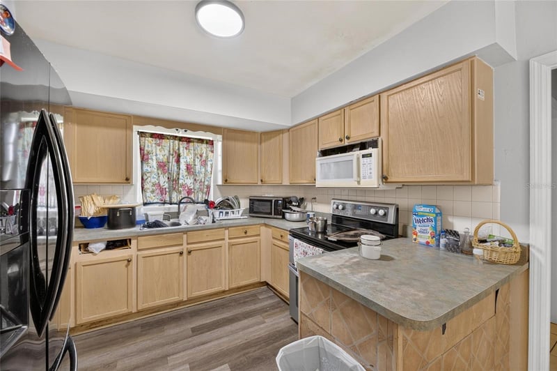 202 9th St NE, Ruskin, FL 33570