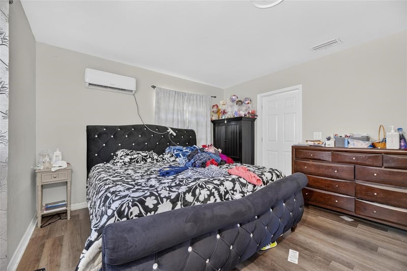 202 9th St NE, Ruskin, FL 33570