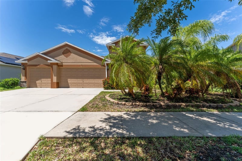 2637 Yukon Cliff Dr, Ruskin, FL 33570