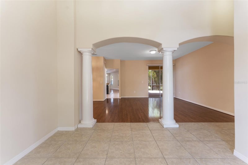2637 Yukon Cliff Dr, Ruskin, FL 33570