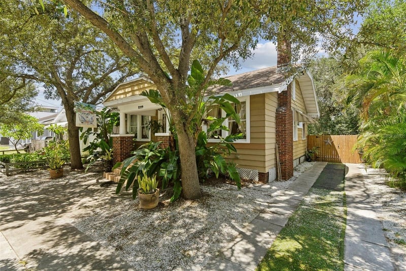 2319 W North B St, Tampa, FL 33609