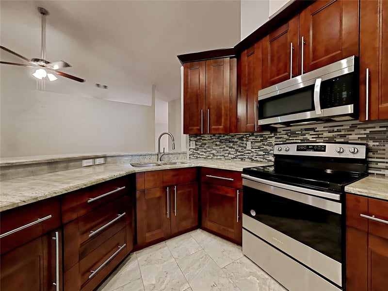 1237 Barmere Ln, Brandon, FL 33511