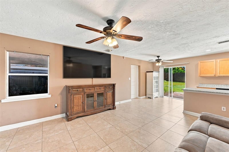 2304 Stanford Ave, Bradenton, FL 34207