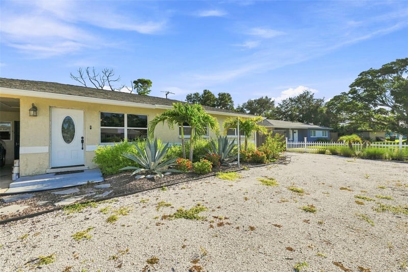 2304 Stanford Ave, Bradenton, FL 34207