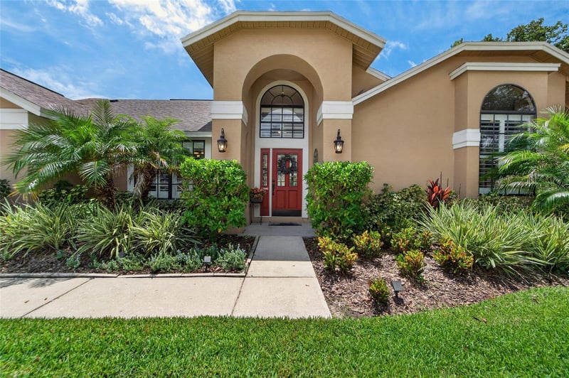 2317 Eagle Bluff Dr, Valrico, FL 33596