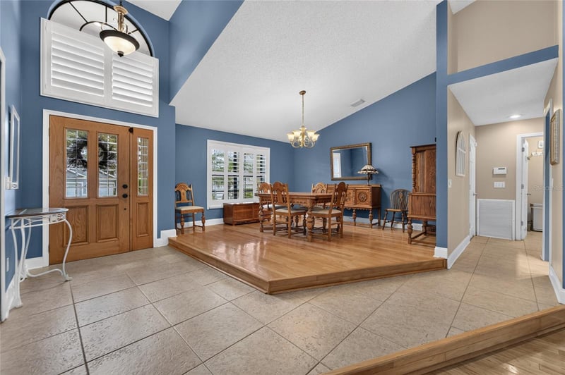 2317 Eagle Bluff Dr, Valrico, FL 33596