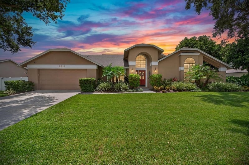 2317 Eagle Bluff Dr, Valrico, FL 33596