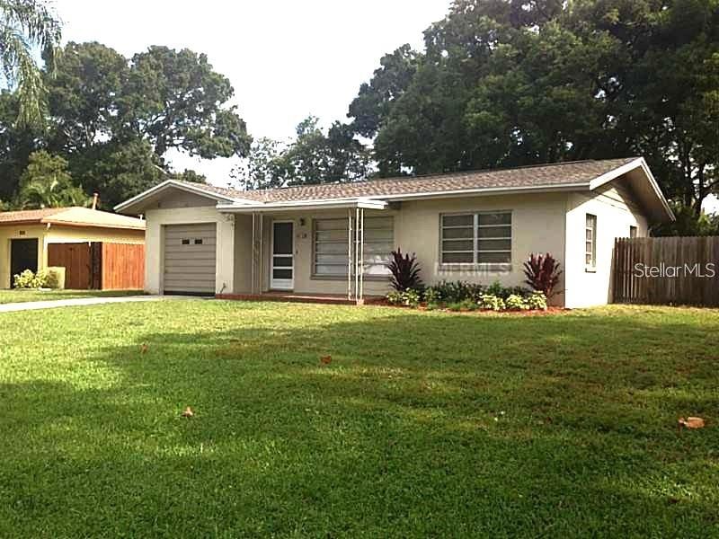 610 12th St NW, Largo, FL 33770