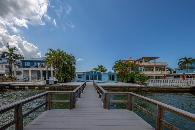 814 Bay Point Dr, Madeira Beach, FL 33708